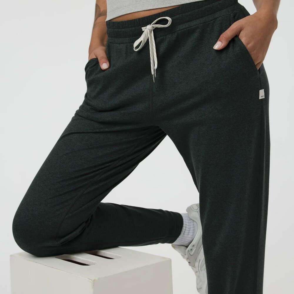 Vuori Grey W Performance Knit Jogger Size XL